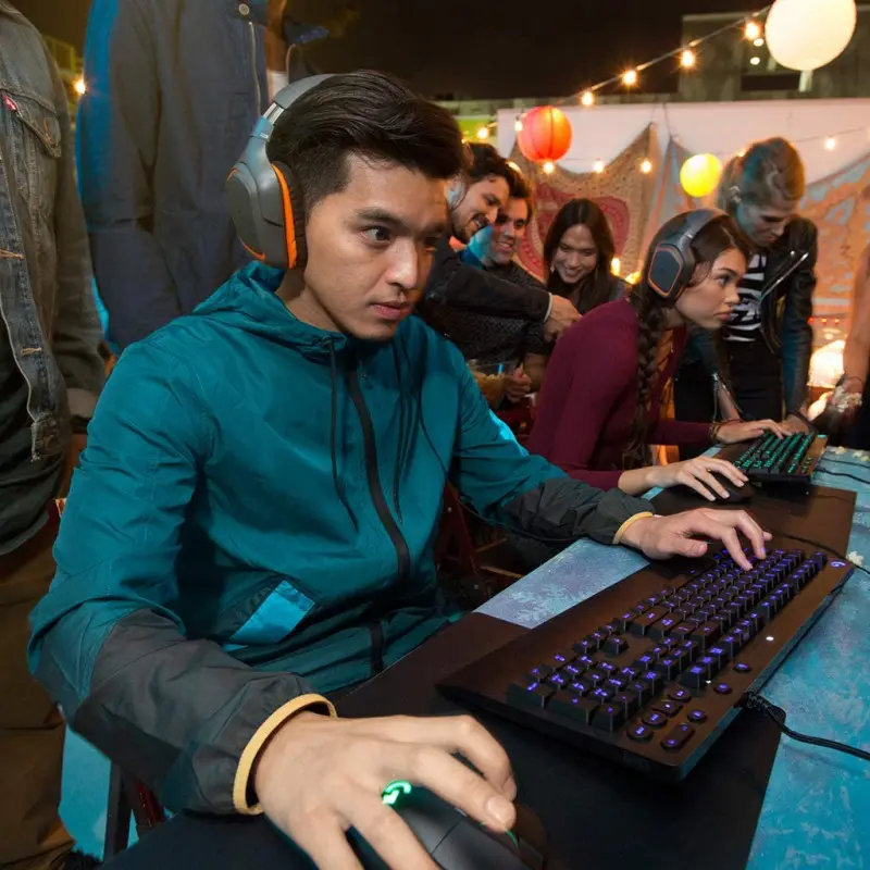Clavier Gaming Logitech G213 Prodigy RGB / Noir