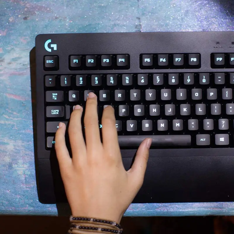 Clavier Gaming Logitech G213 Prodigy RGB / Noir