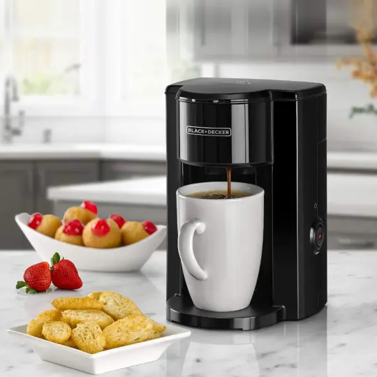 Cafetière Black & Decker 330 W à une tasse avec mug – DCM25-B5